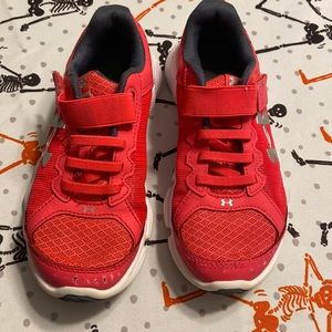 Cute coral/red Under Armour sneakers size 1!